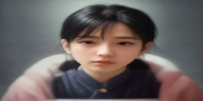 法庭庭审现场，法官手持判决书，审理涉及网络违规内容传播的刑事案件，画面严肃庄重